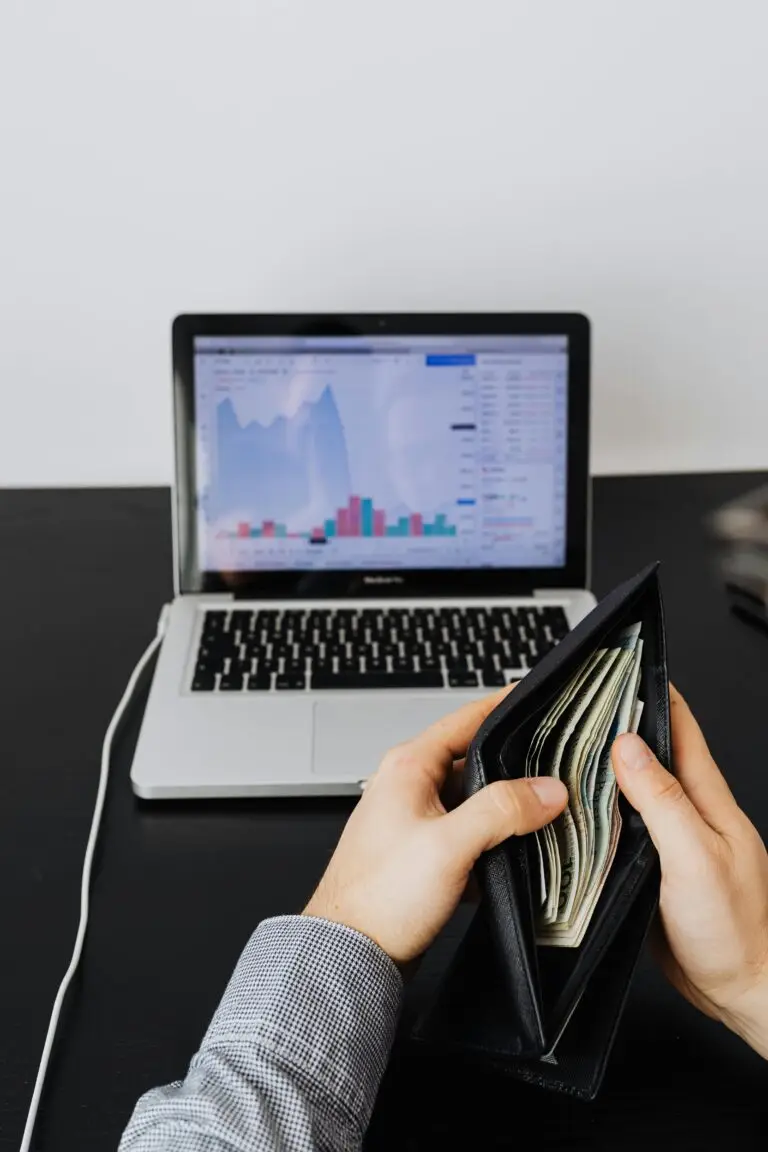 Easy Ways Students Can Make Money Online