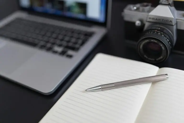 How to Write SEO-Friendly Blog Posts guide showing keyword research, content optimization, and SEO writing tips for better search rankings.